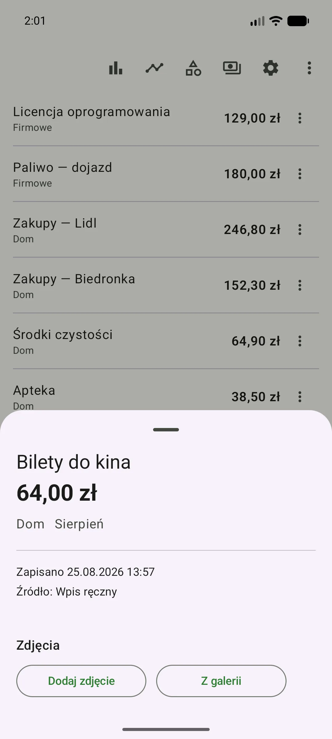 Karta szczegółów wydatku „Bilety do kina”: kwota 64,00 zł, kategoria Dom, miesiąc Sierpień, data zapisu oraz przyciski „Dodaj zdjęcie” / „Z galerii” do dołączenia zdjęcia paragonu.